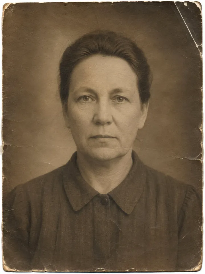 До — Оживить старое фото в Kling: мимика и движение по секундам